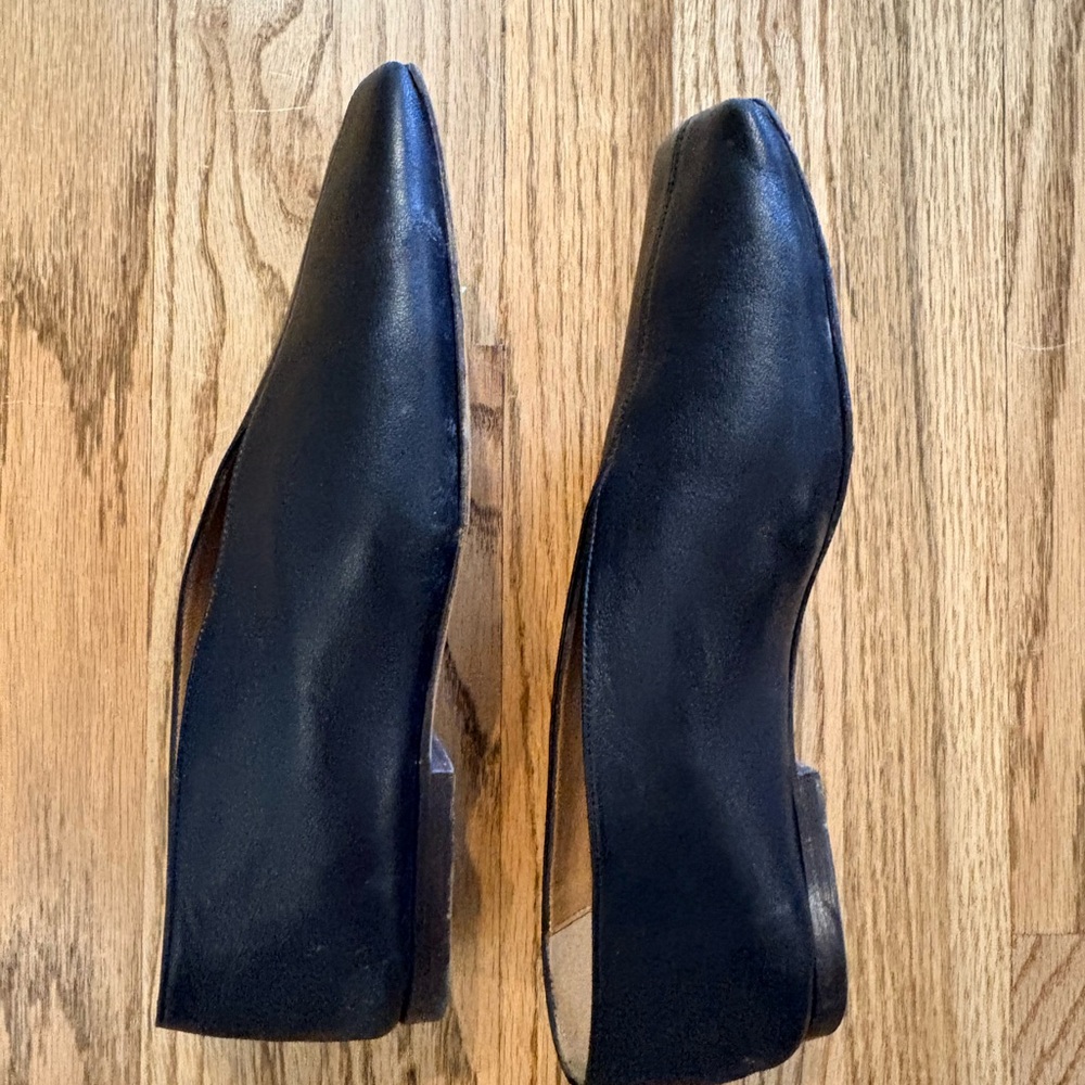 Mansur Gavriel Black Leather Soft V Flat - Picture 2 of 4